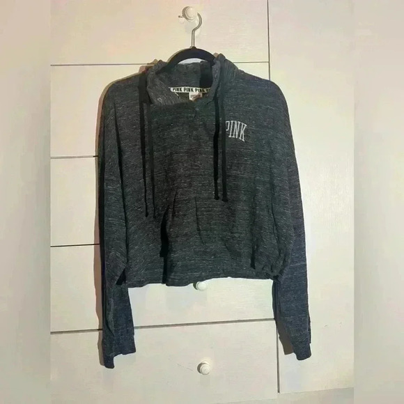 Victoria’s Secret pink long sleeve cropped logo button neck top - Picture 1 of 4
